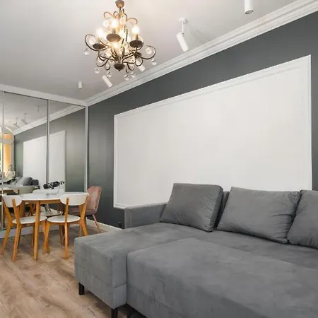 Golden - Modern & Stylish, Aleja Solidarnosci *