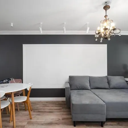 Golden - Modern & Stylish, Aleja Solidarnosci
